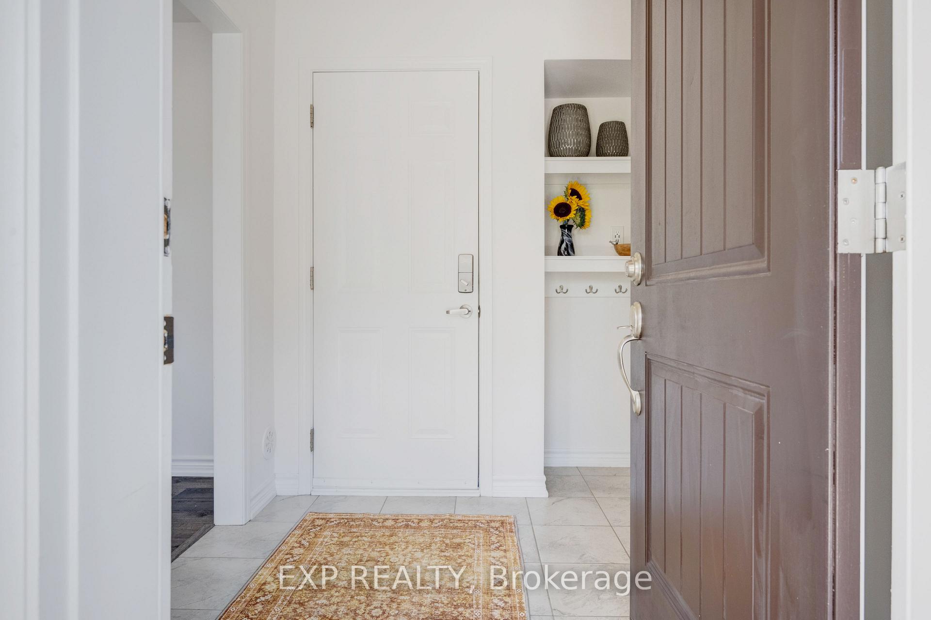 Photo 5 of 978 Alder Gate, Milton, Cobban — HOMEH