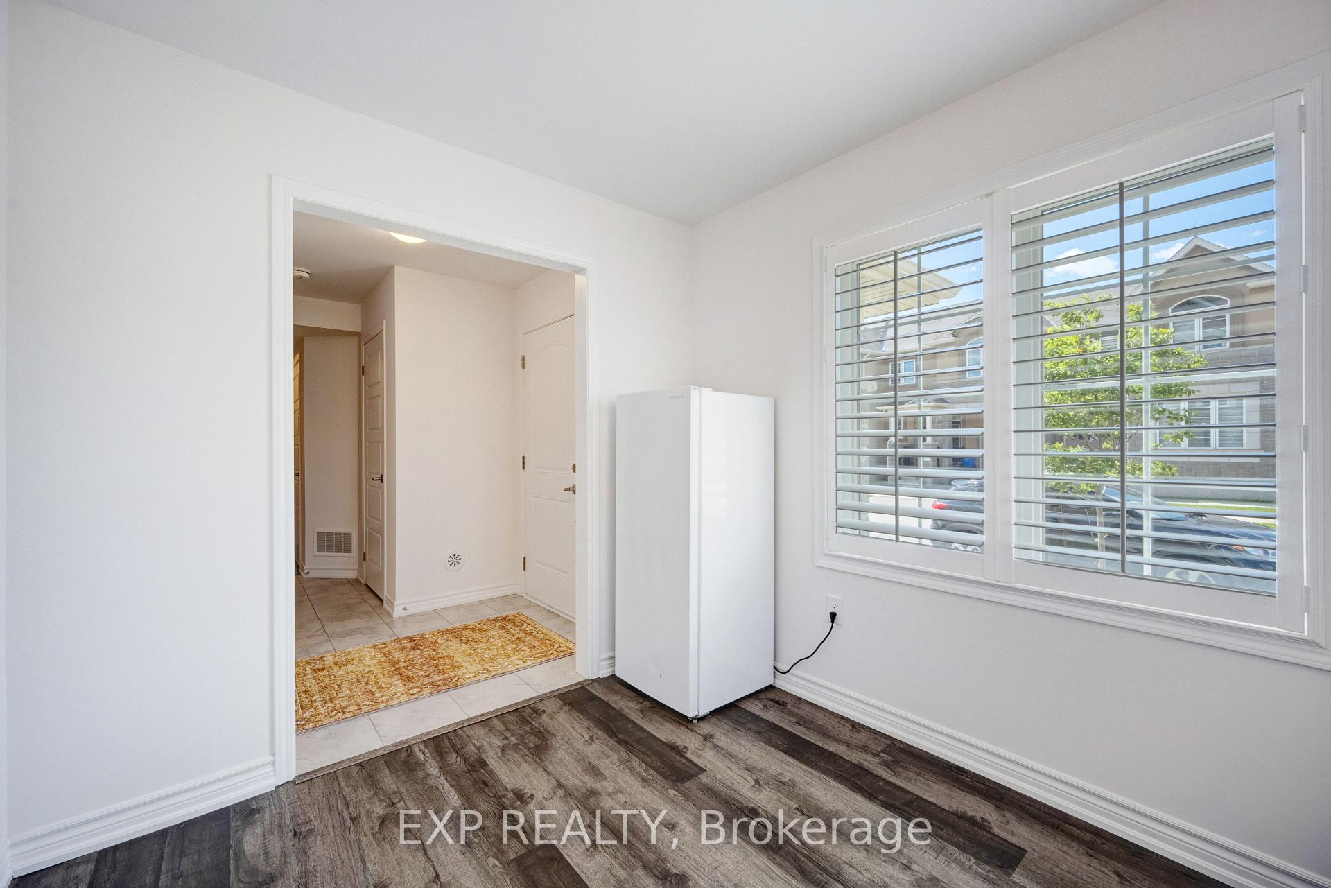 Photo 9 of 978 Alder Gate, Milton, Cobban — HOMEH