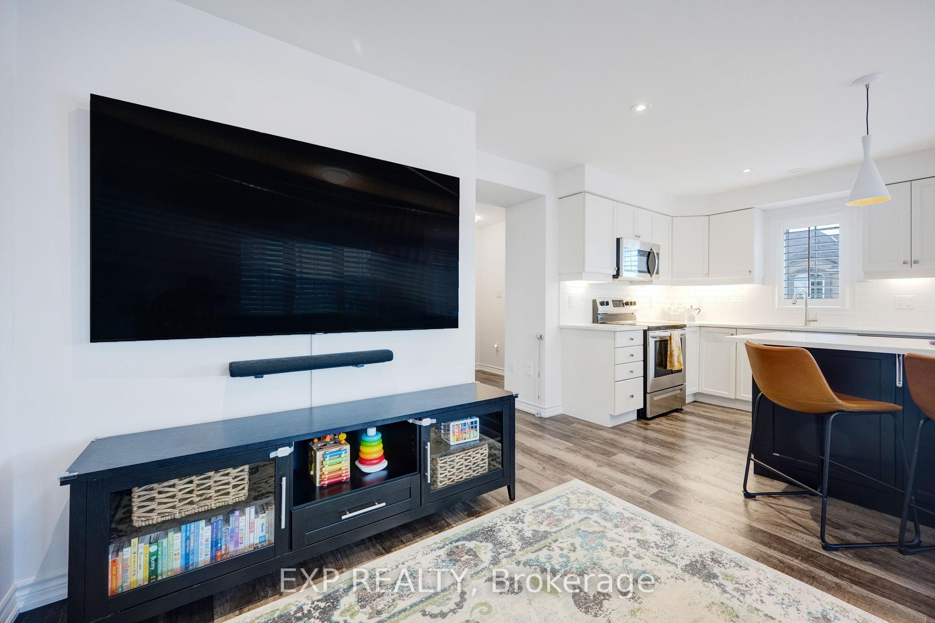 Photo 14 of 978 Alder Gate, Milton, Cobban — HOMEH
