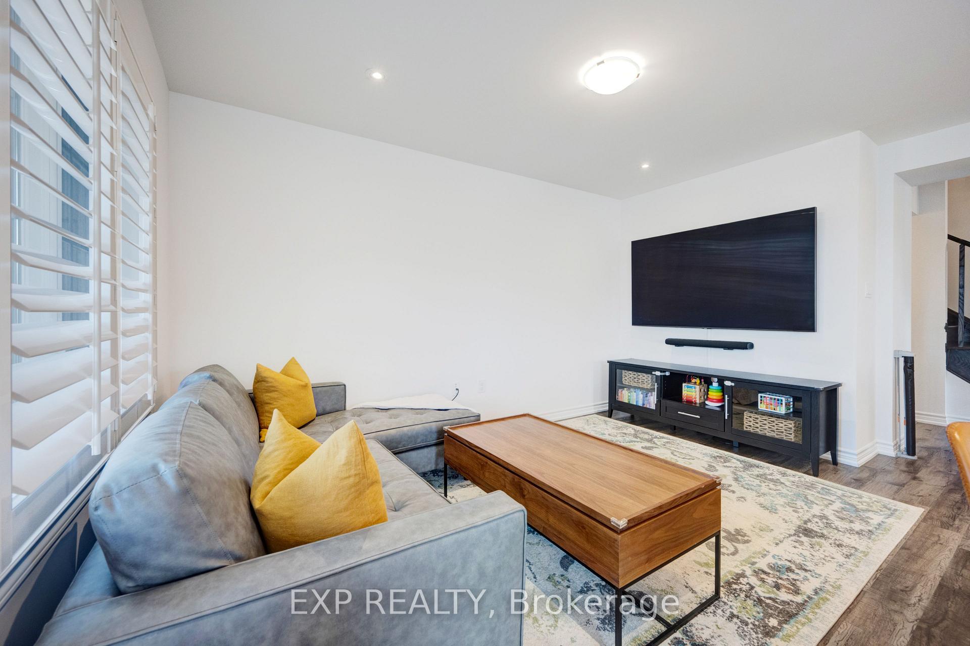 Photo 15 of 978 Alder Gate, Milton, Cobban — HOMEH