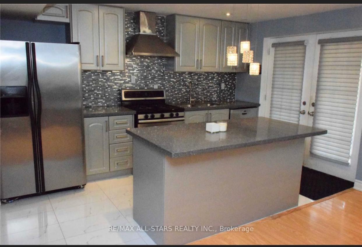 Photo 2 of Unit Bsmt, 19 Fierheller Court, Markham, Berczy — HOMEH