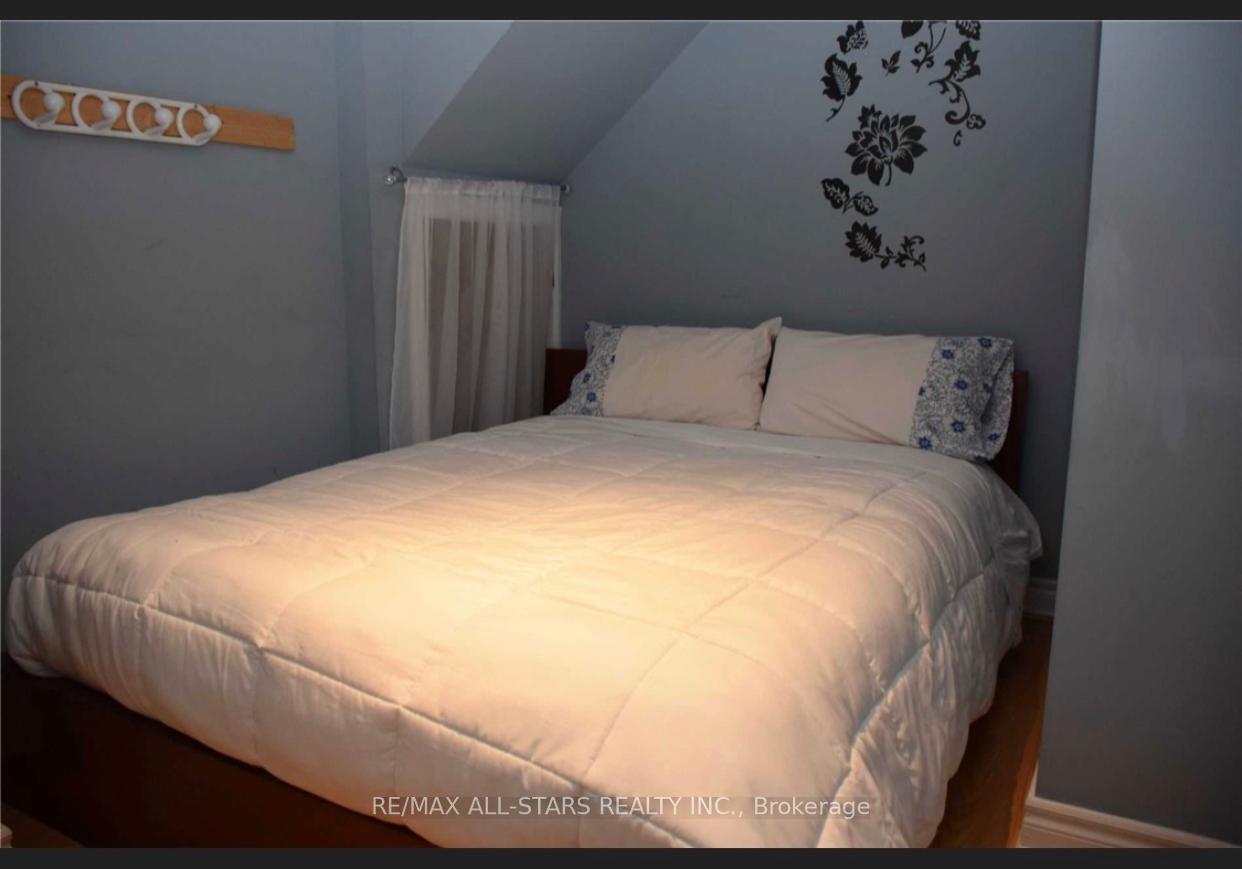 Photo 7 of Unit Bsmt, 19 Fierheller Court, Markham, Berczy — HOMEH