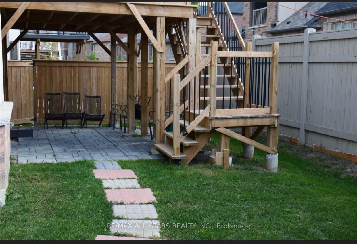 Photo 8 of Unit Bsmt, 19 Fierheller Court, Markham, Berczy — HOMEH