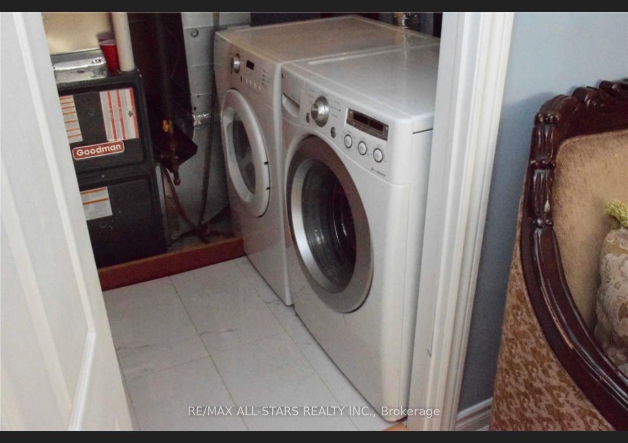 Photo 10 of Unit Bsmt, 19 Fierheller Court, Markham, Berczy — HOMEH