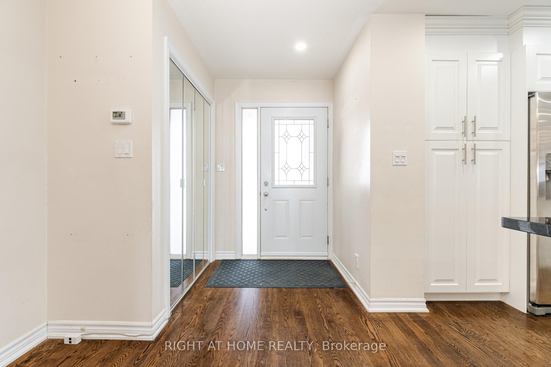 Photo 5 of 163 Tamarack Drive, Markham, Aileen-Willowbrook — HOMEH