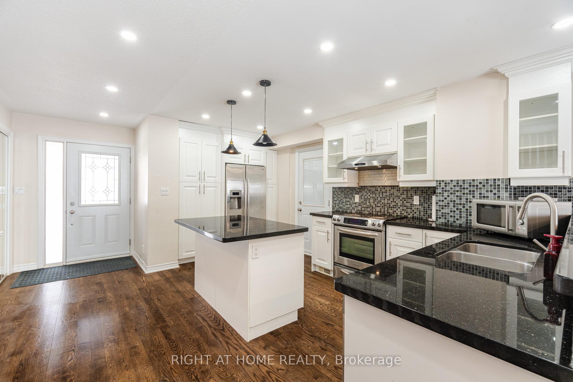Photo 6 of 163 Tamarack Drive, Markham, Aileen-Willowbrook — HOMEH
