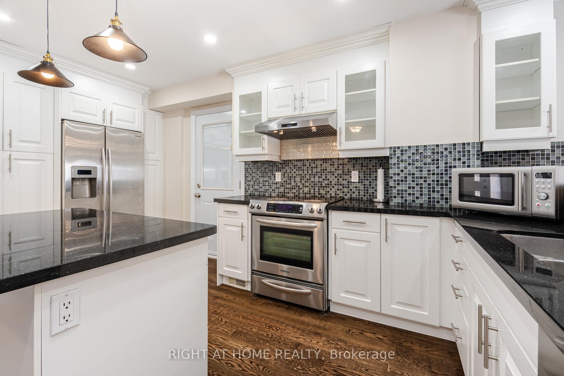 Photo 7 of 163 Tamarack Drive, Markham, Aileen-Willowbrook — HOMEH