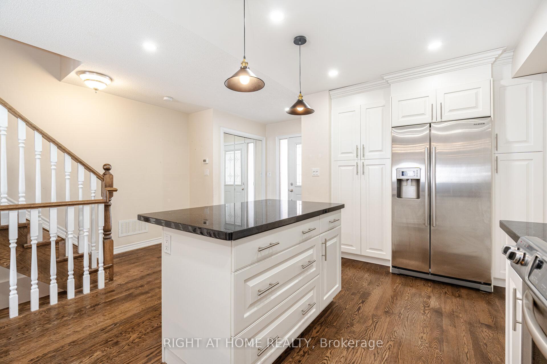 Photo 8 of 163 Tamarack Drive, Markham, Aileen-Willowbrook — HOMEH