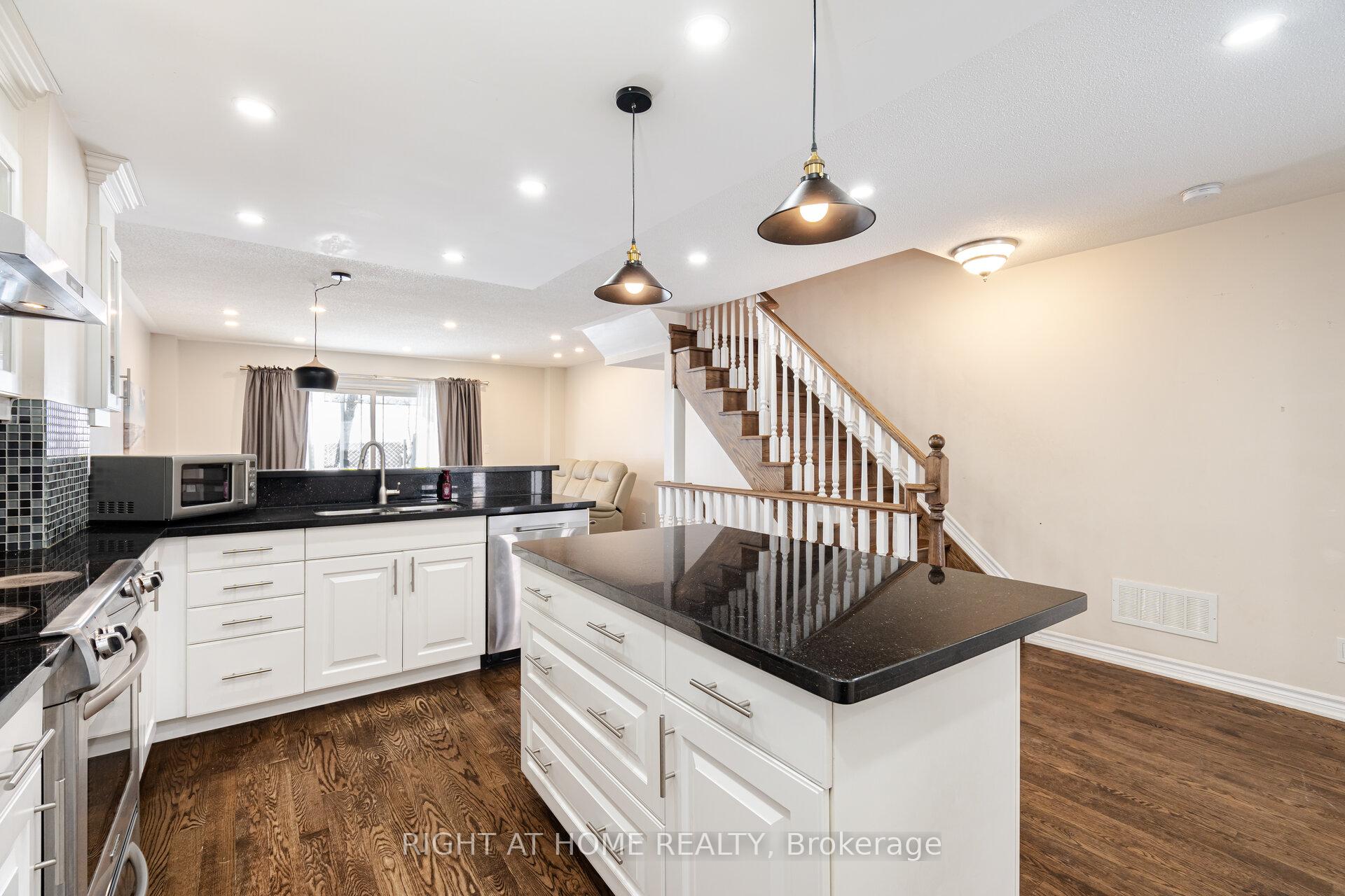 Photo 9 of 163 Tamarack Drive, Markham, Aileen-Willowbrook — HOMEH