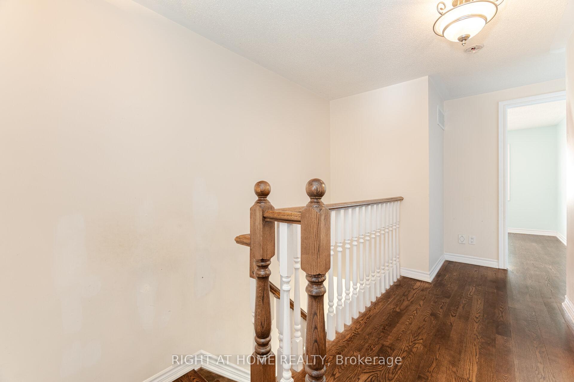 Photo 19 of 163 Tamarack Drive, Markham, Aileen-Willowbrook — HOMEH