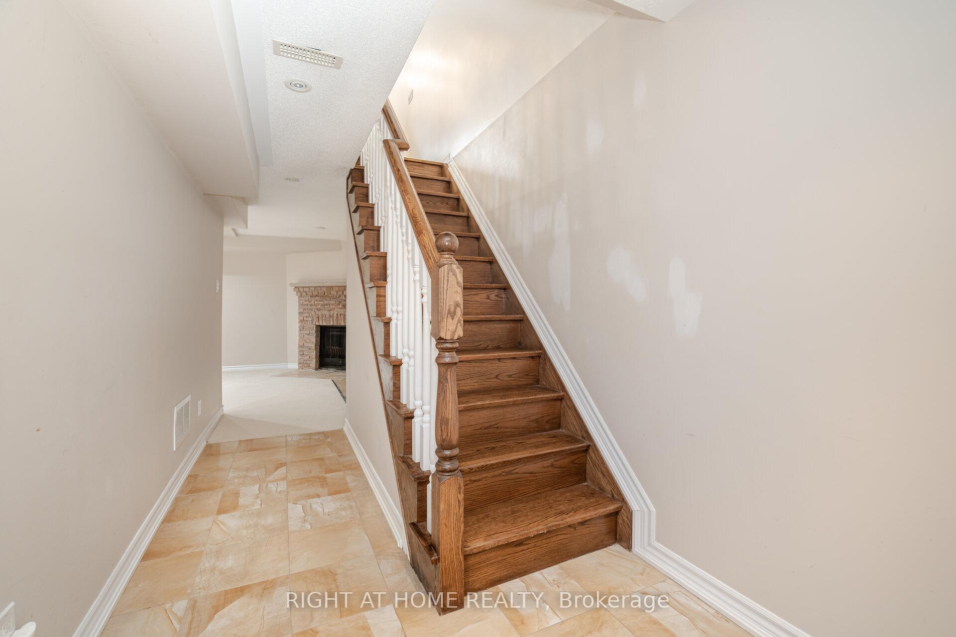 Photo 26 of 163 Tamarack Drive, Markham, Aileen-Willowbrook — HOMEH