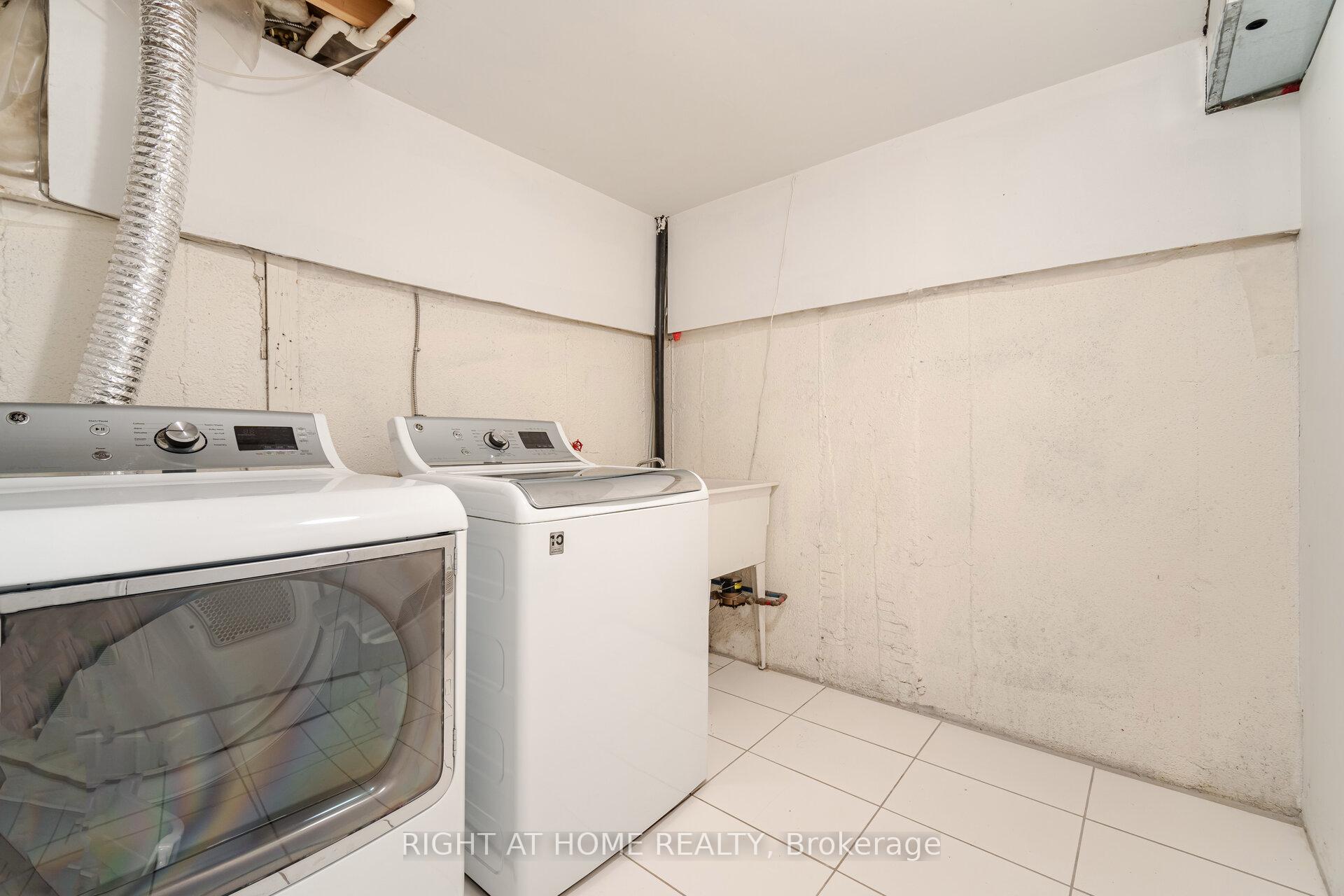 Photo 32 of 163 Tamarack Drive, Markham, Aileen-Willowbrook — HOMEH