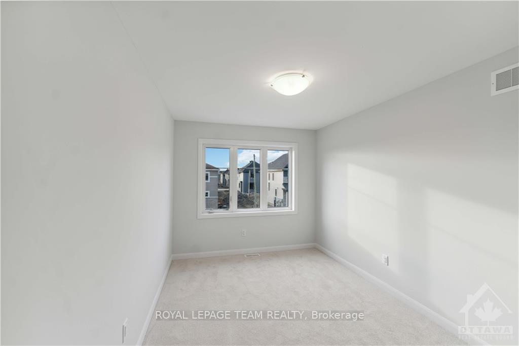 Photo 4 of 704 Fairline Row, Ottawa, Kanata - Emerald Meadows/Trailwest — HOMEH