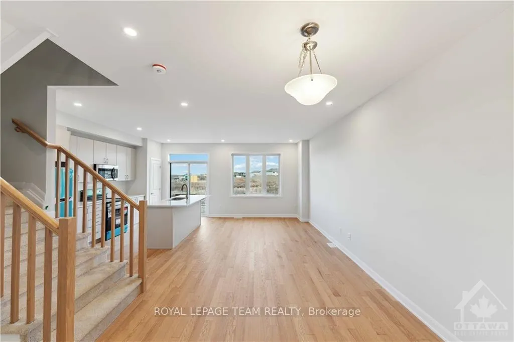 Photo 9 of 704 Fairline Row, Ottawa, Kanata - Emerald Meadows/Trailwest — HOMEH