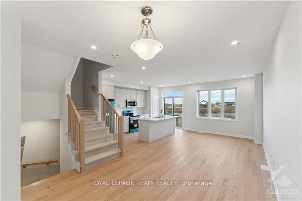 Photo 10 of 704 Fairline Row, Ottawa, Kanata - Emerald Meadows/Trailwest — HOMEH