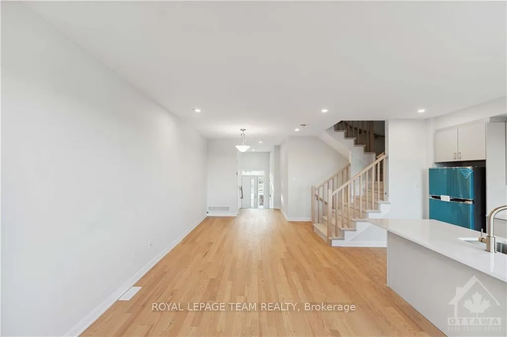 Photo 13 of 704 Fairline Row, Ottawa, Kanata - Emerald Meadows/Trailwest — HOMEH