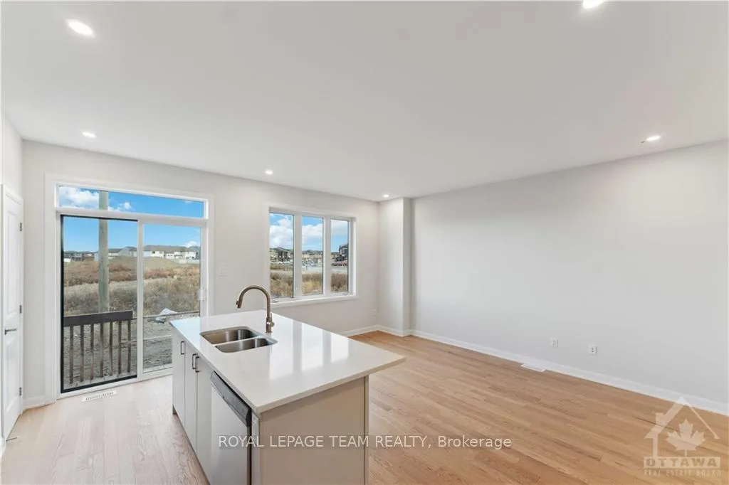 Photo 15 of 704 Fairline Row, Ottawa, Kanata - Emerald Meadows/Trailwest — HOMEH