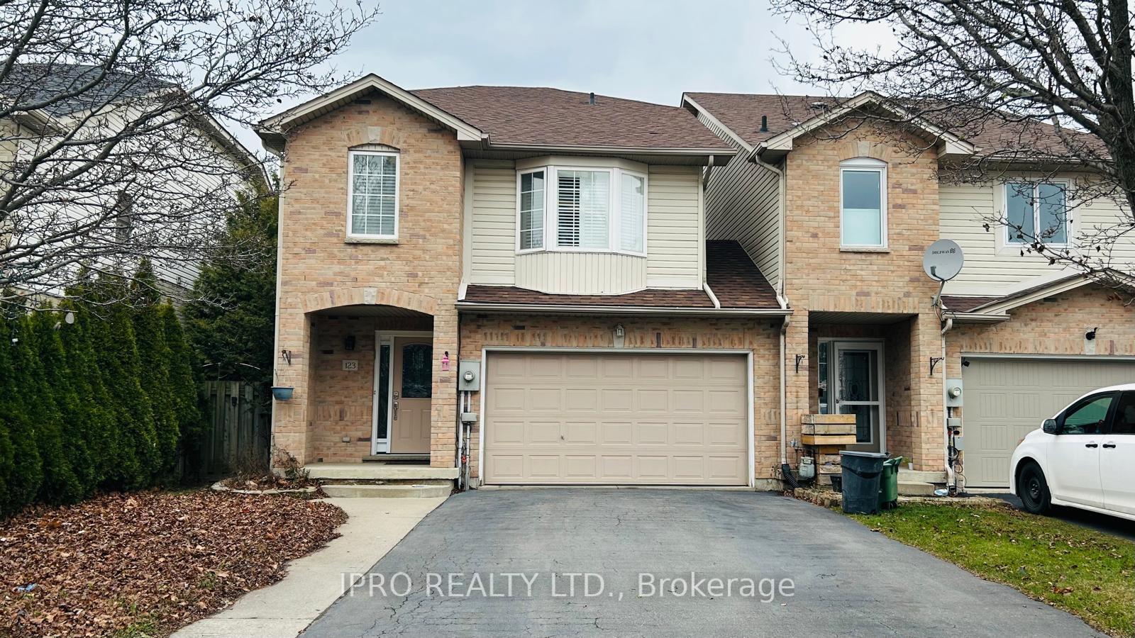 Photo 23 of 123 Frances Avenue, Hamilton, Stoney Creek — HOMEH