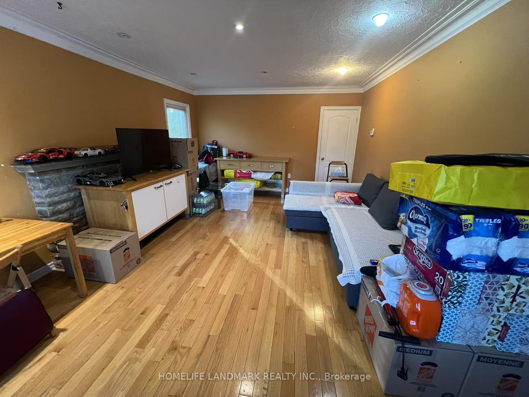 Photo 4 of 163 John Street, Markham, Thornhill — HOMEH