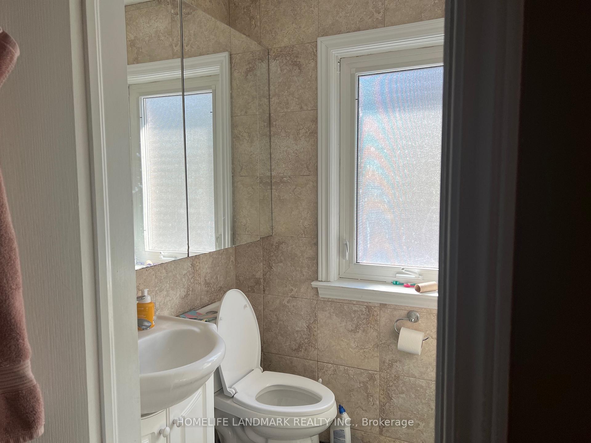 Photo 11 of 163 John Street, Markham, Thornhill — HOMEH