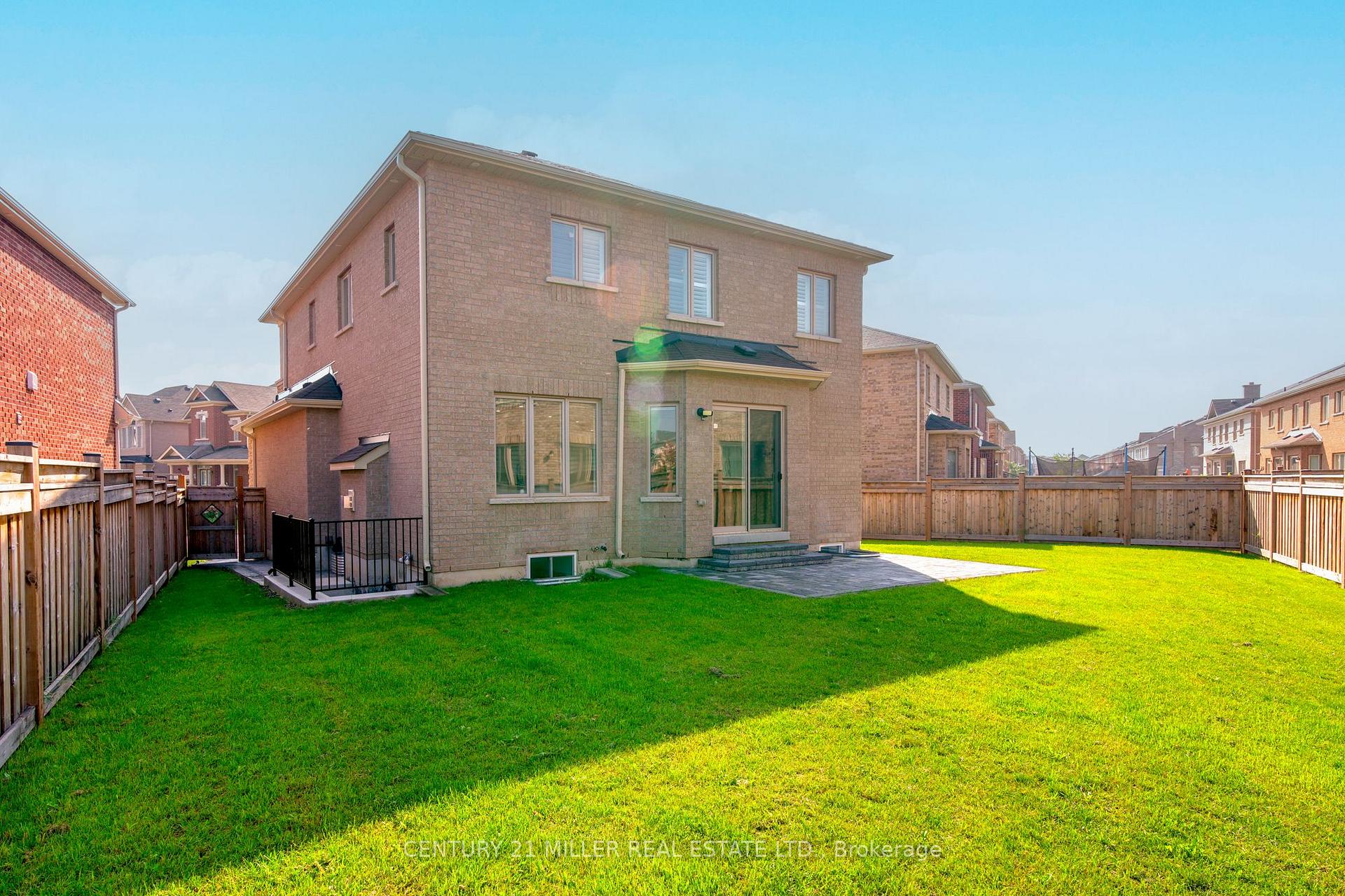 Photo 15 of Unit UPPER, 95 Goodwin Crescent, Milton, Ford — HOMEH