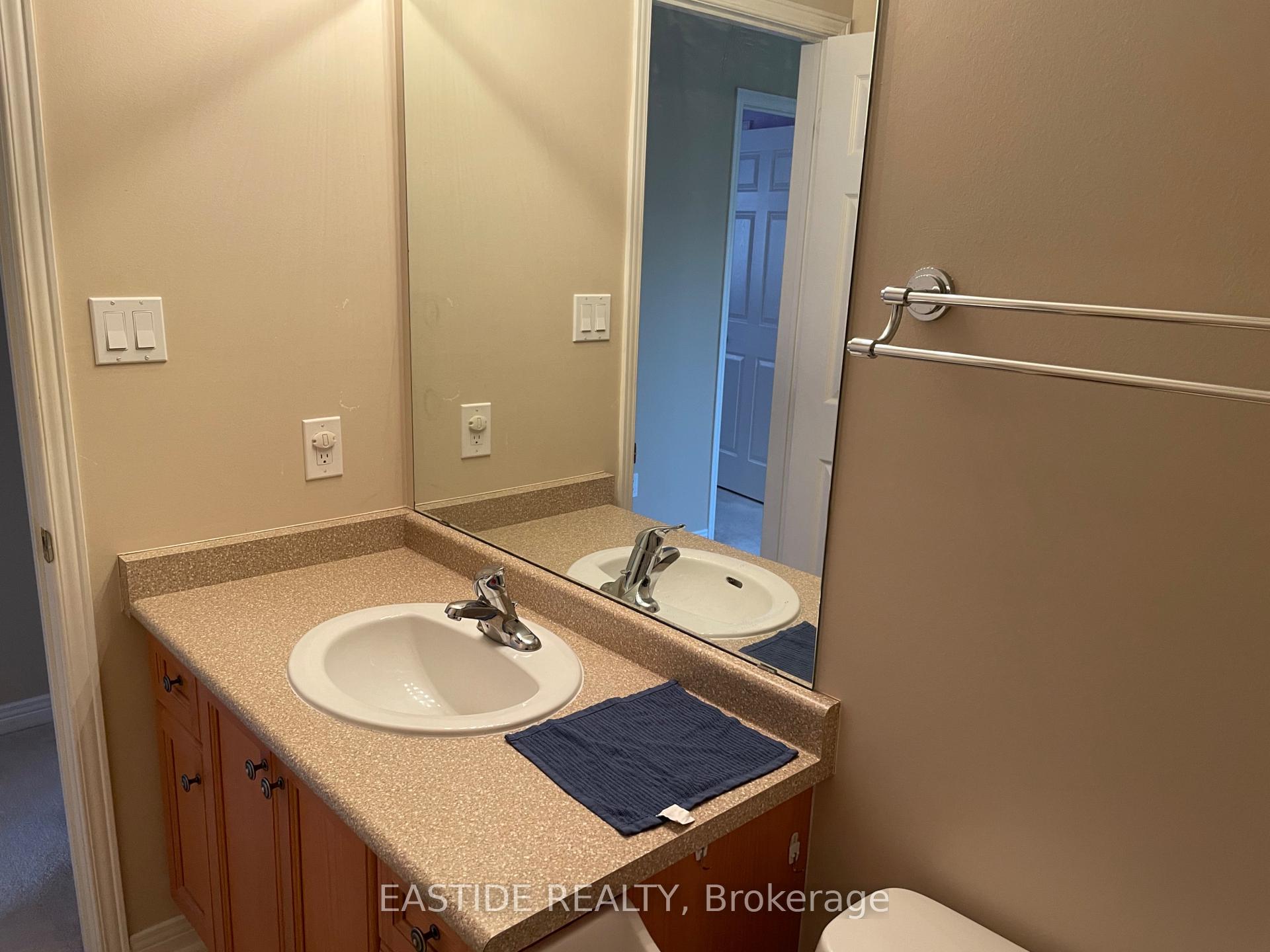 Photo 6 of 25 Larcastle Avenue, Markham, Berczy — HOMEH