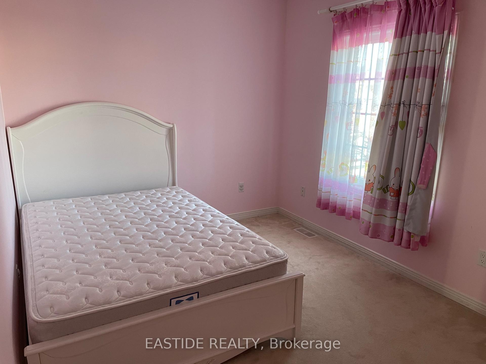 Photo 9 of 25 Larcastle Avenue, Markham, Berczy — HOMEH