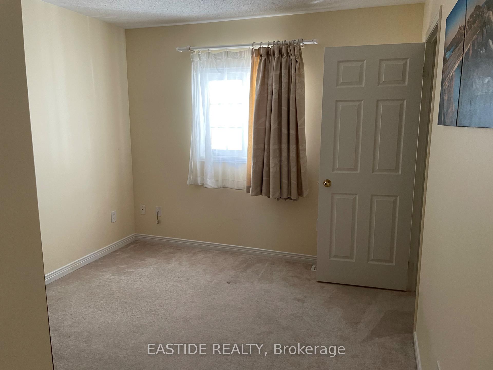 Photo 12 of 25 Larcastle Avenue, Markham, Berczy — HOMEH