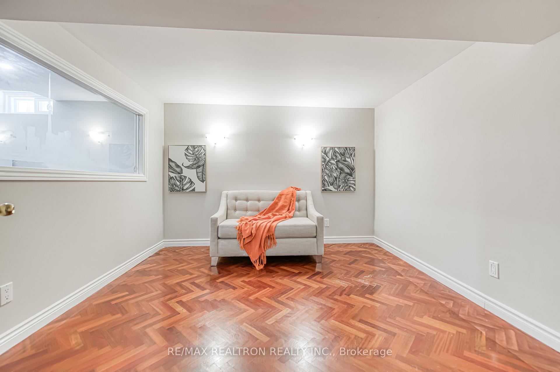 Photo 3 of 433 Raymerville Drive, Markham, Raymerville — HOMEH