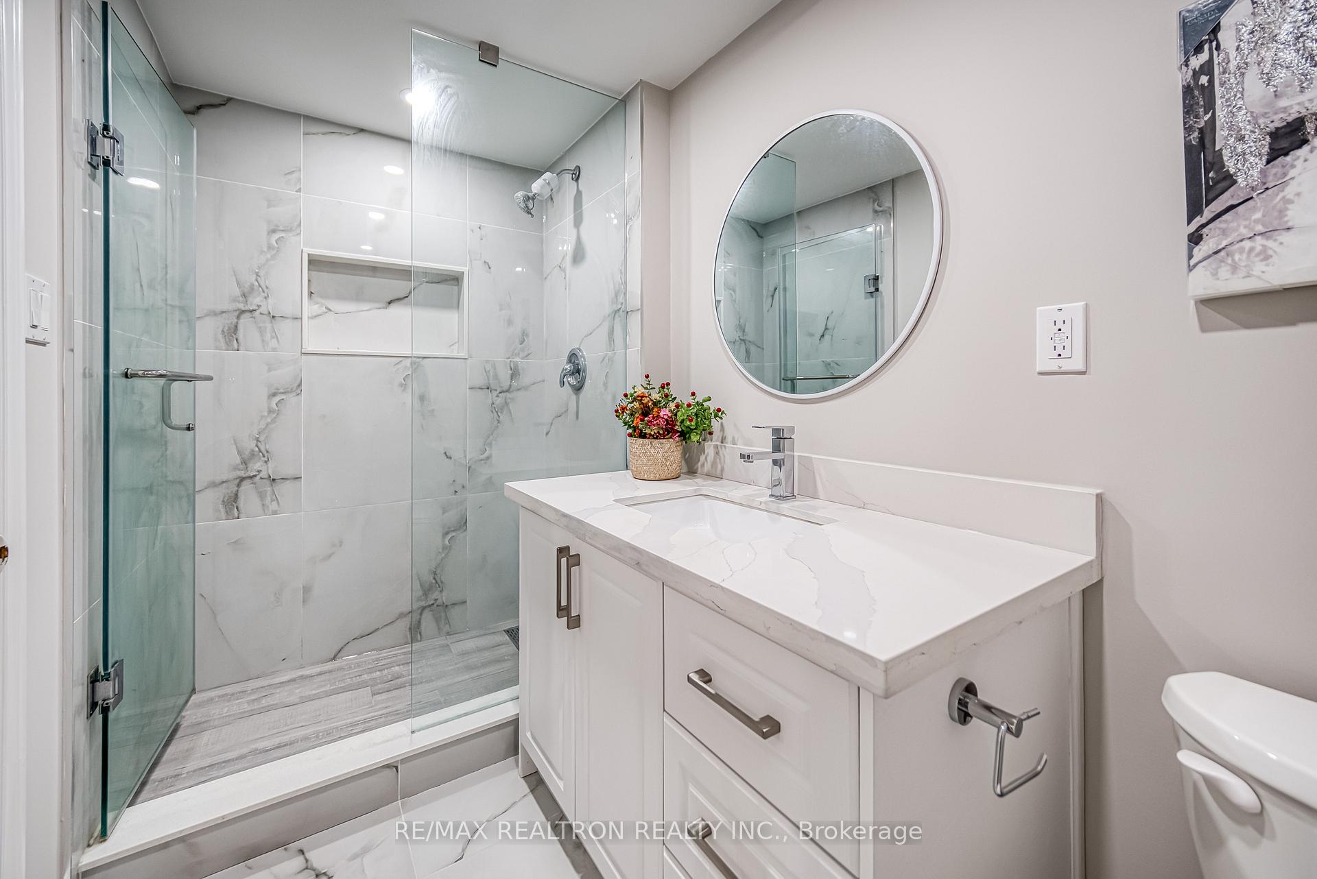 Photo 5 of 433 Raymerville Drive, Markham, Raymerville — HOMEH