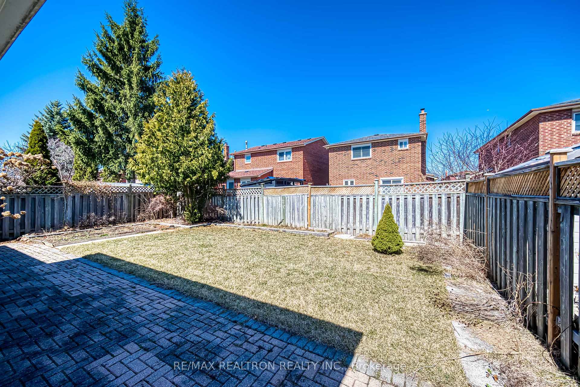 Photo 9 of 433 Raymerville Drive, Markham, Raymerville — HOMEH