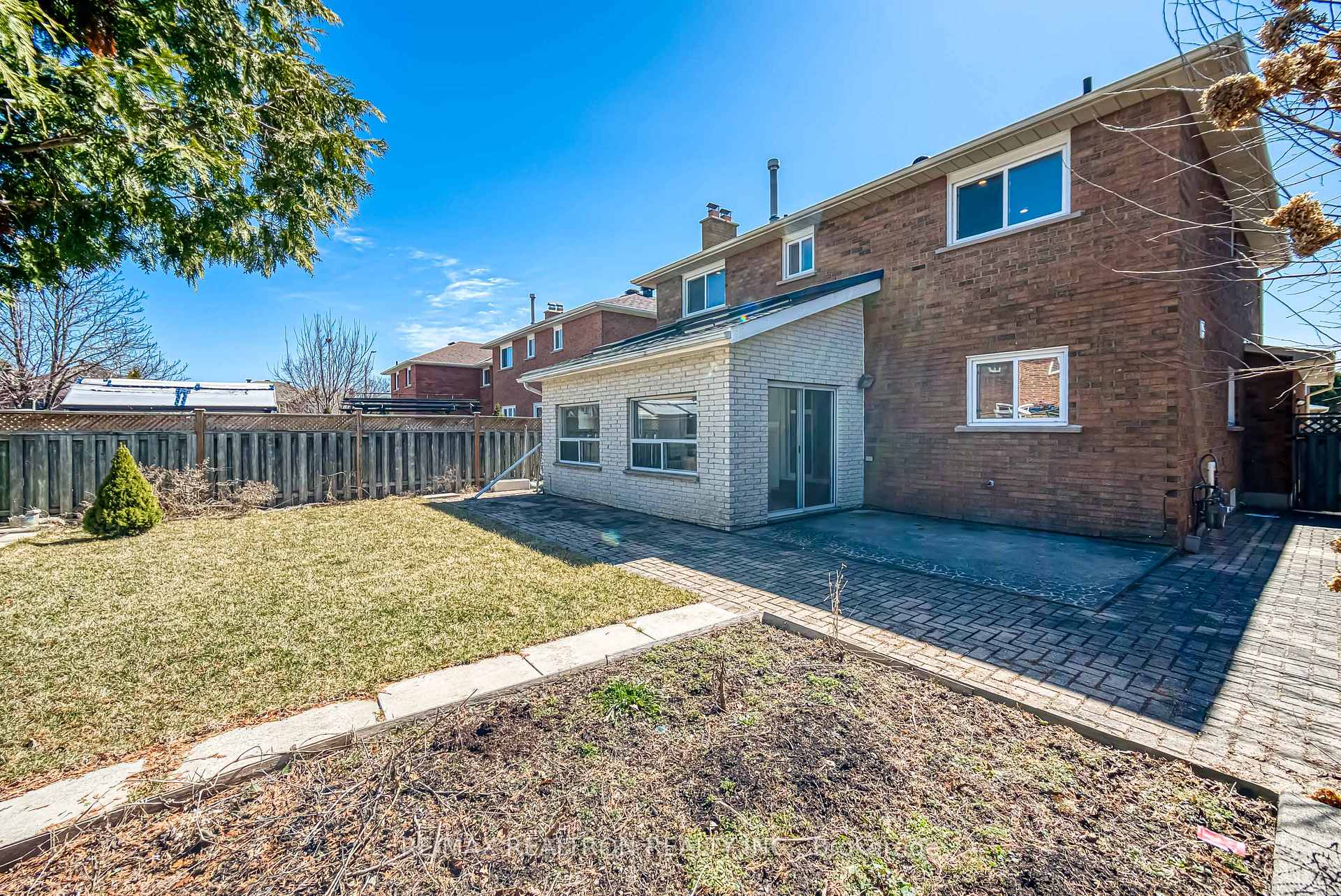 Photo 11 of 433 Raymerville Drive, Markham, Raymerville — HOMEH