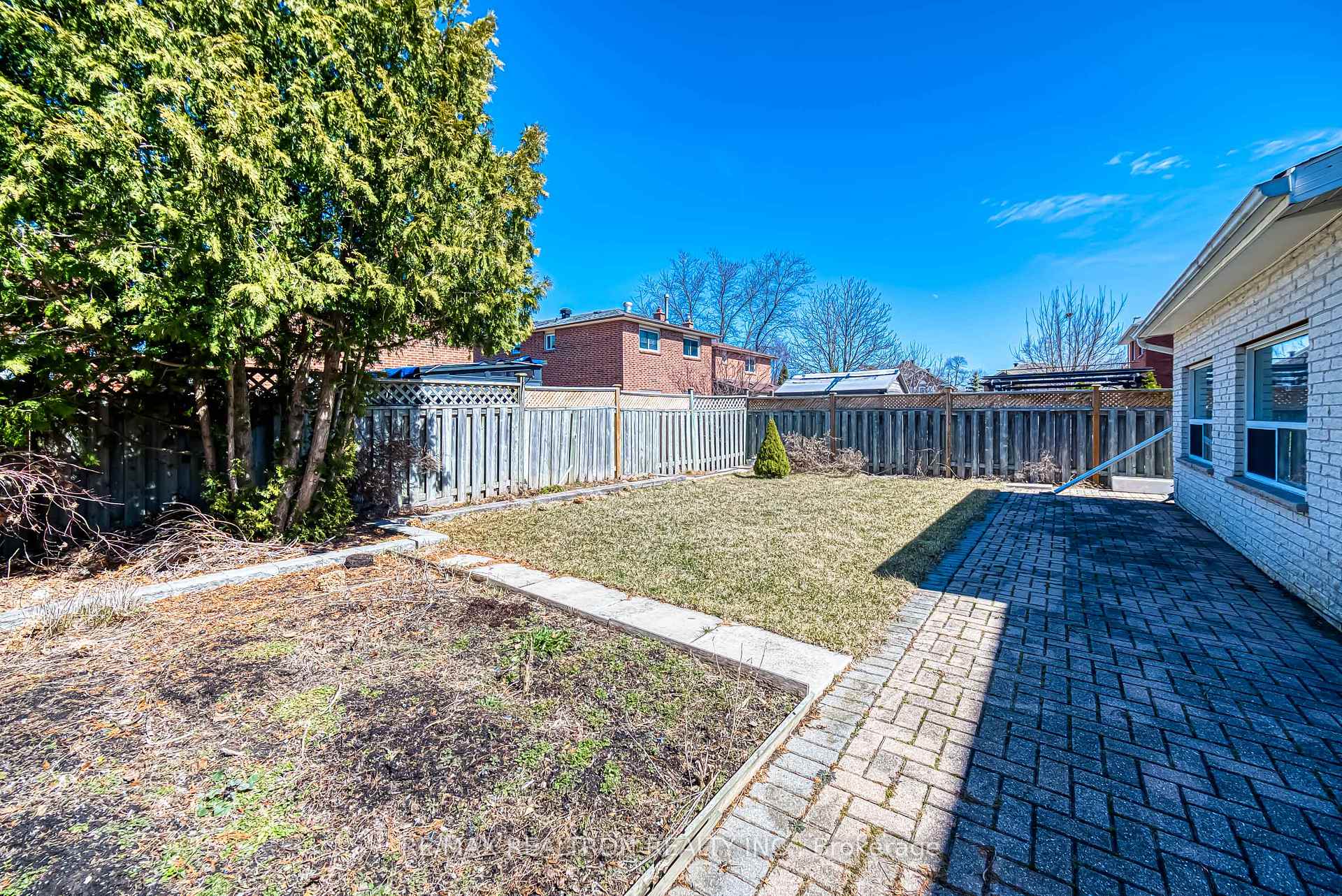 Photo 12 of 433 Raymerville Drive, Markham, Raymerville — HOMEH