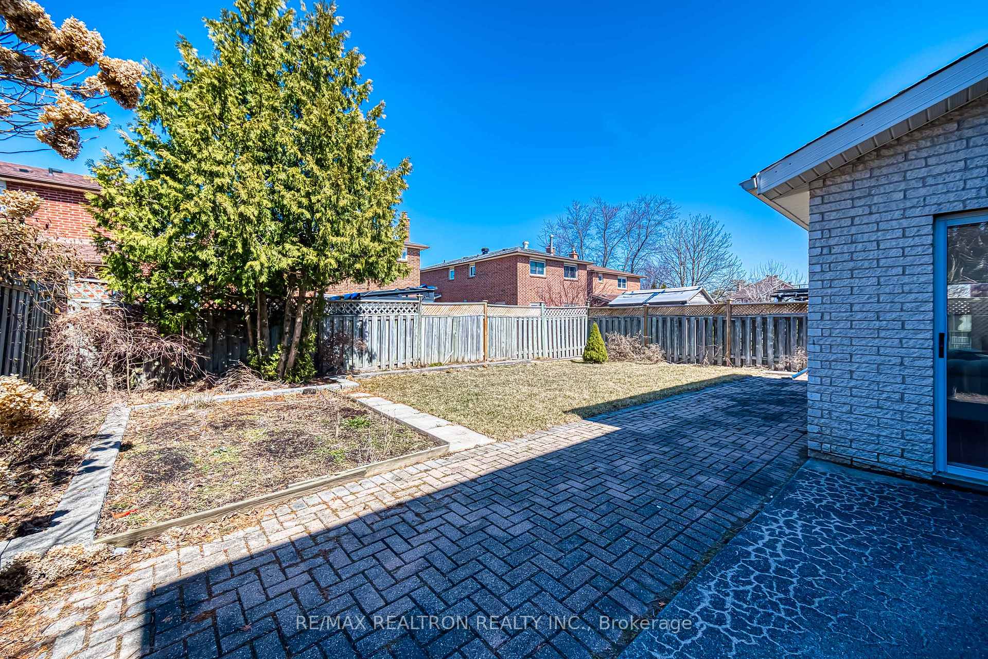Photo 13 of 433 Raymerville Drive, Markham, Raymerville — HOMEH