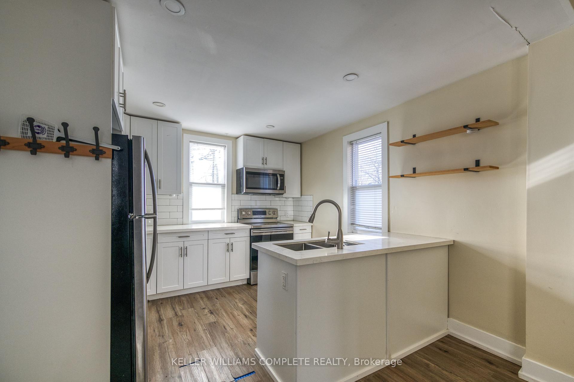 Photo 3 of Unit Unit 2, 48 Shaw Street, Hamilton, Industrial Sector — HOMEH