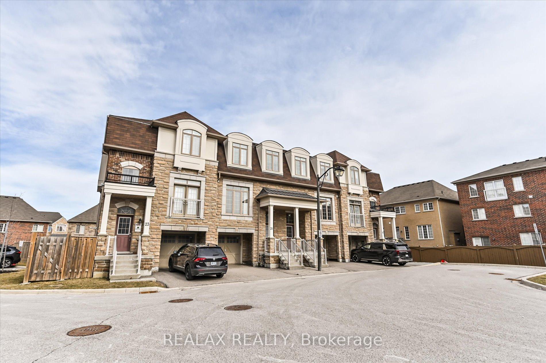 Photo 2 of 19 Etherington Way, Markham, Victoria Square — HOMEH