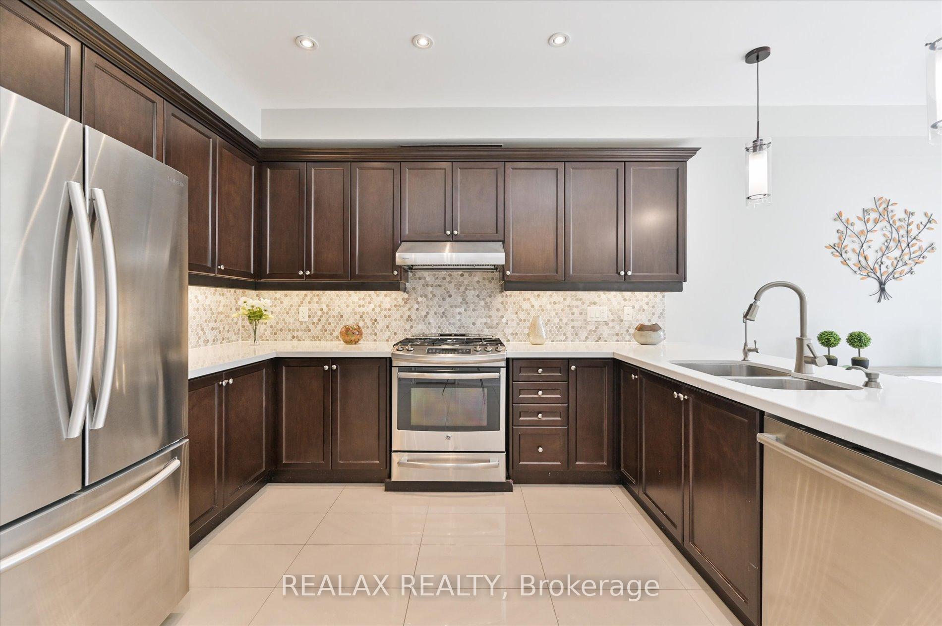 Photo 8 of 19 Etherington Way, Markham, Victoria Square — HOMEH