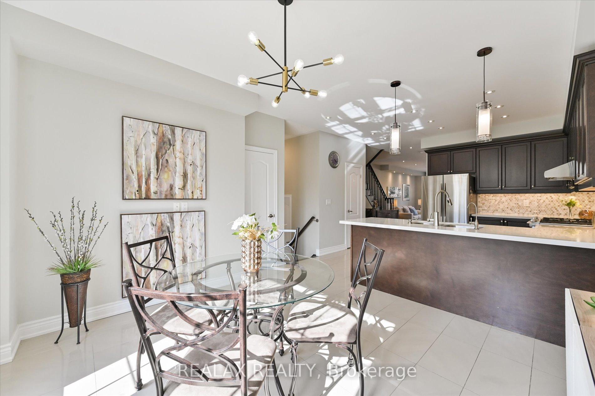 Photo 10 of 19 Etherington Way, Markham, Victoria Square — HOMEH