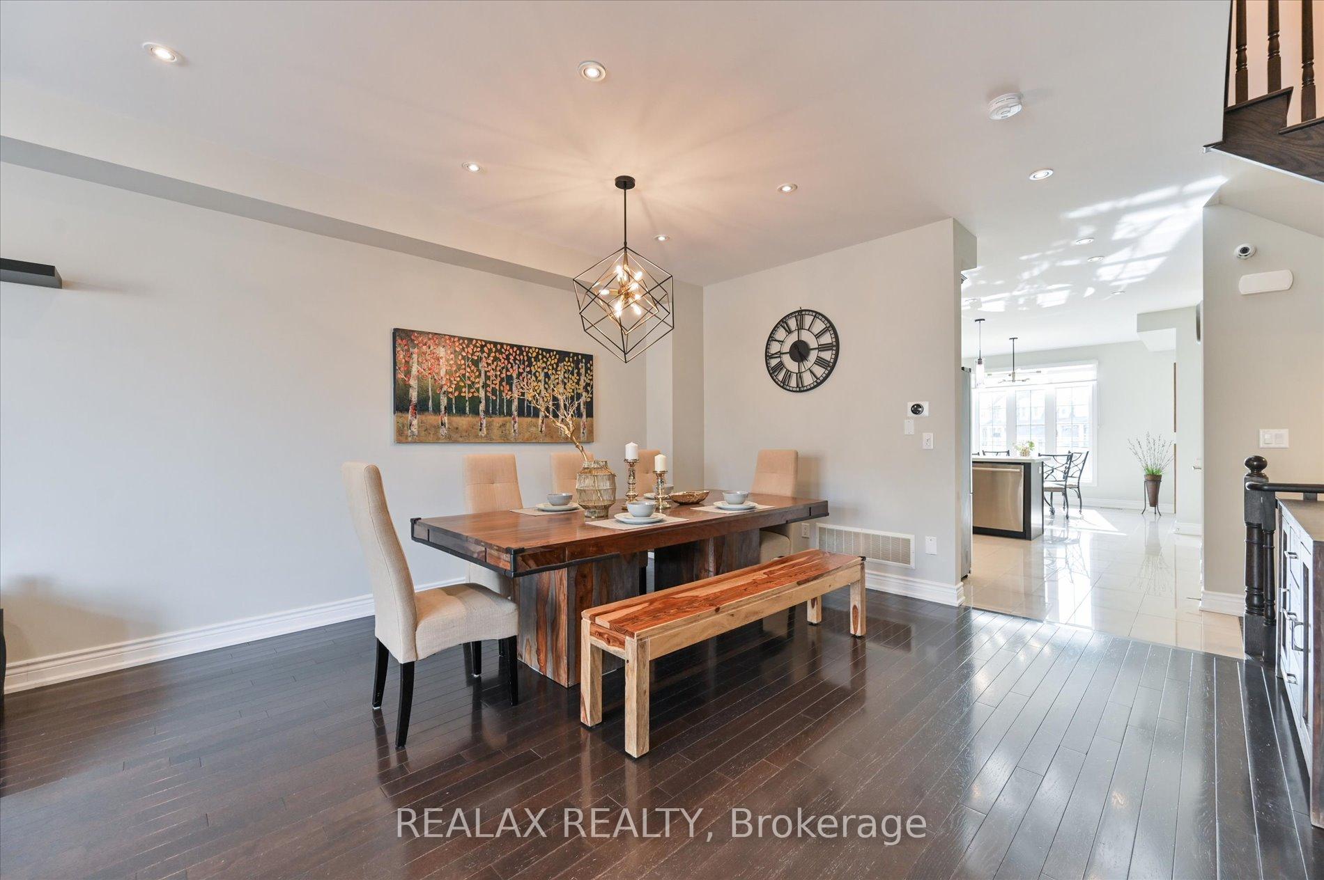 Photo 12 of 19 Etherington Way, Markham, Victoria Square — HOMEH