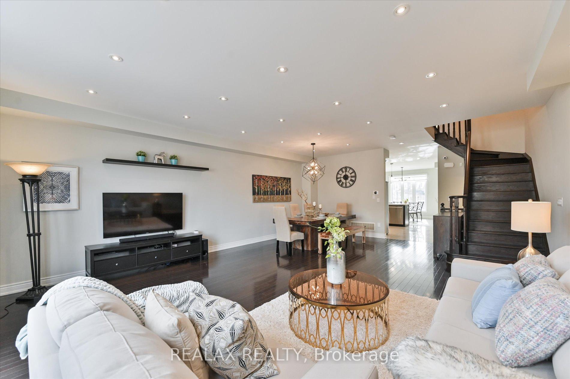 Photo 16 of 19 Etherington Way, Markham, Victoria Square — HOMEH