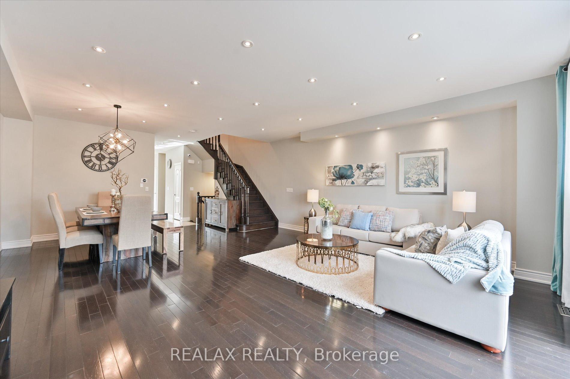 Photo 17 of 19 Etherington Way, Markham, Victoria Square — HOMEH