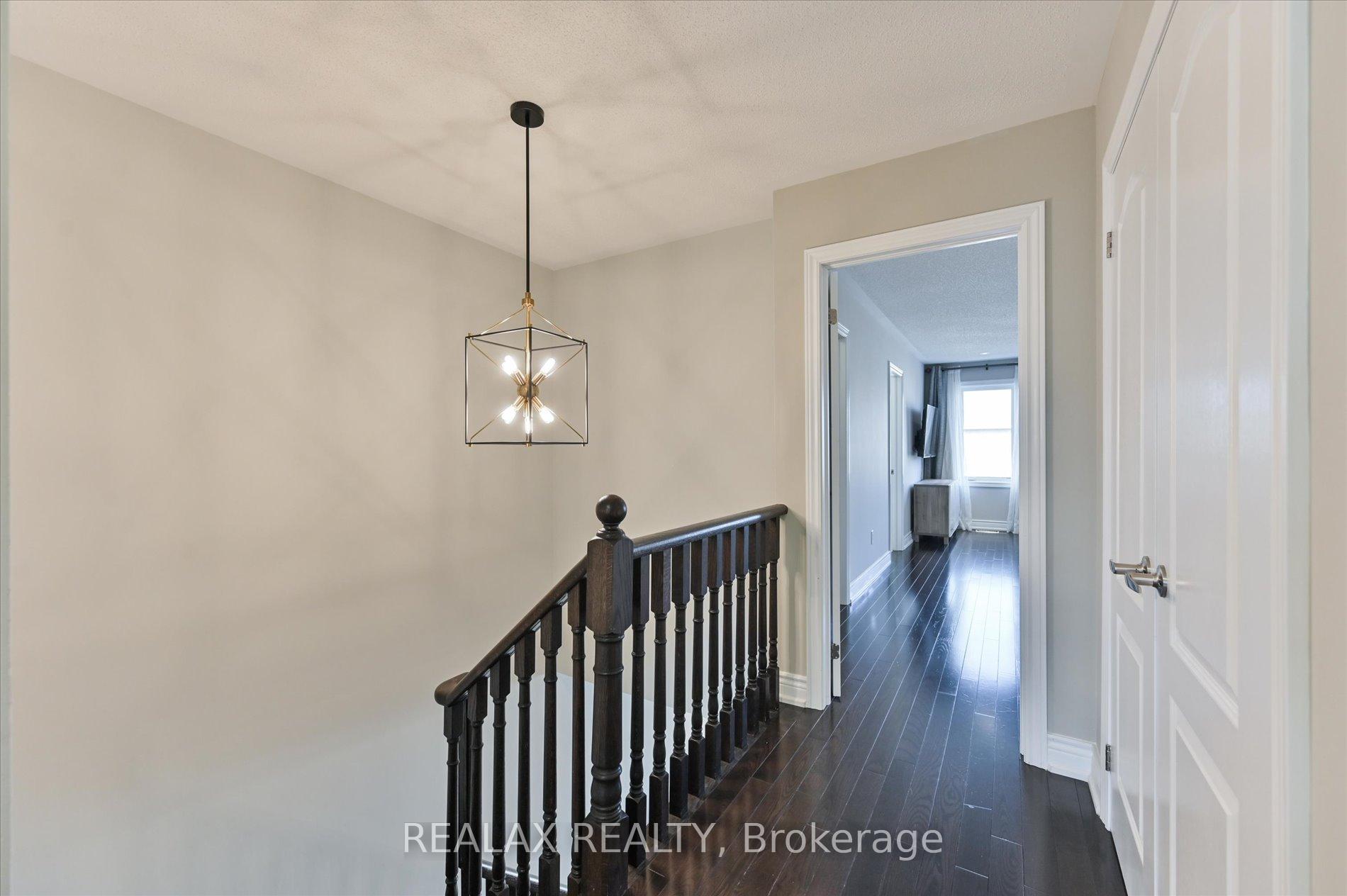 Photo 20 of 19 Etherington Way, Markham, Victoria Square — HOMEH