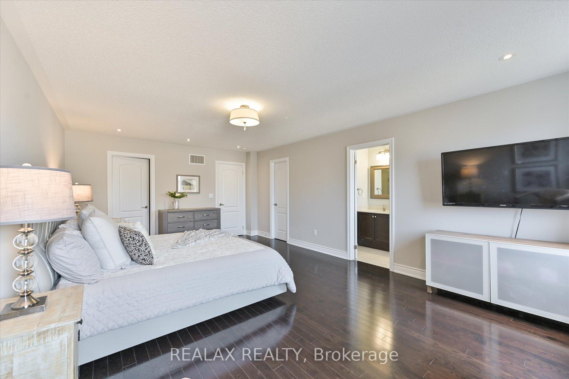 Photo 22 of 19 Etherington Way, Markham, Victoria Square — HOMEH