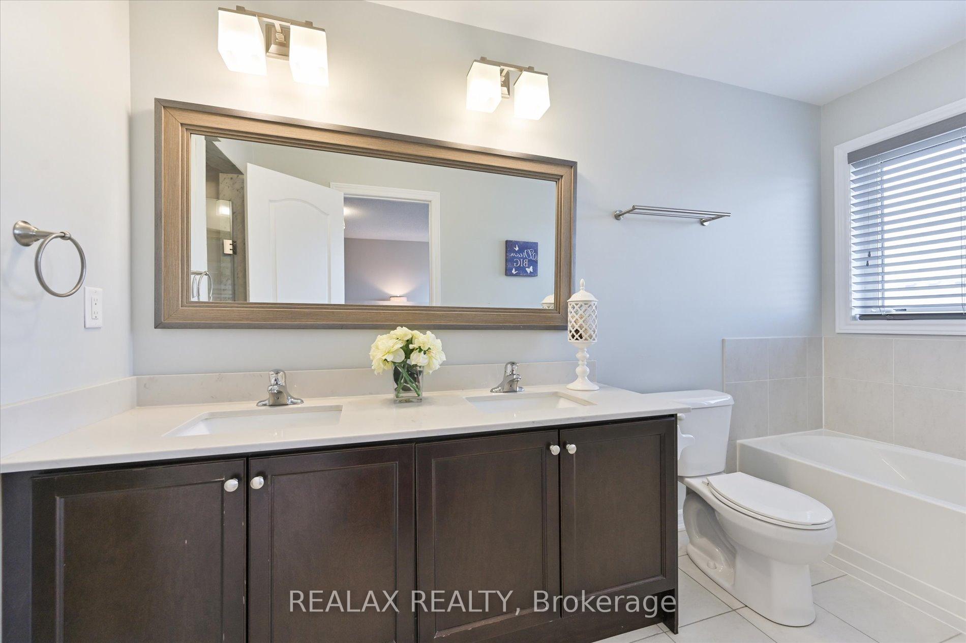 Photo 24 of 19 Etherington Way, Markham, Victoria Square — HOMEH