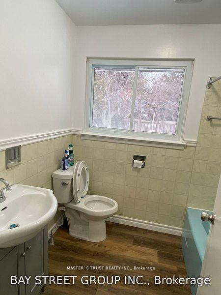 Photo 9 of 18 Hughson Drive, Markham, Buttonville — HOMEH