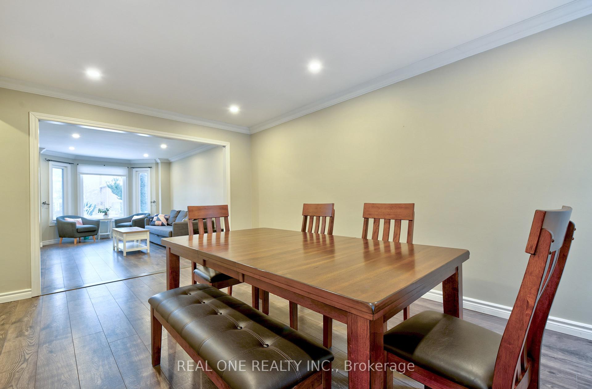Photo 9 of 90 Morrison Crescent, Markham, Buttonville — HOMEH