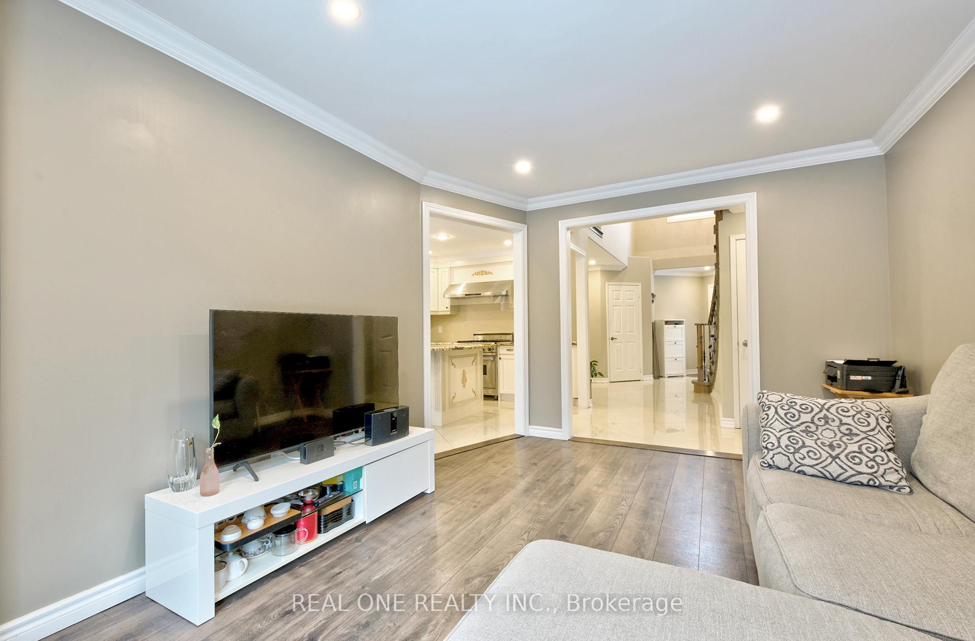 Photo 11 of 90 Morrison Crescent, Markham, Buttonville — HOMEH