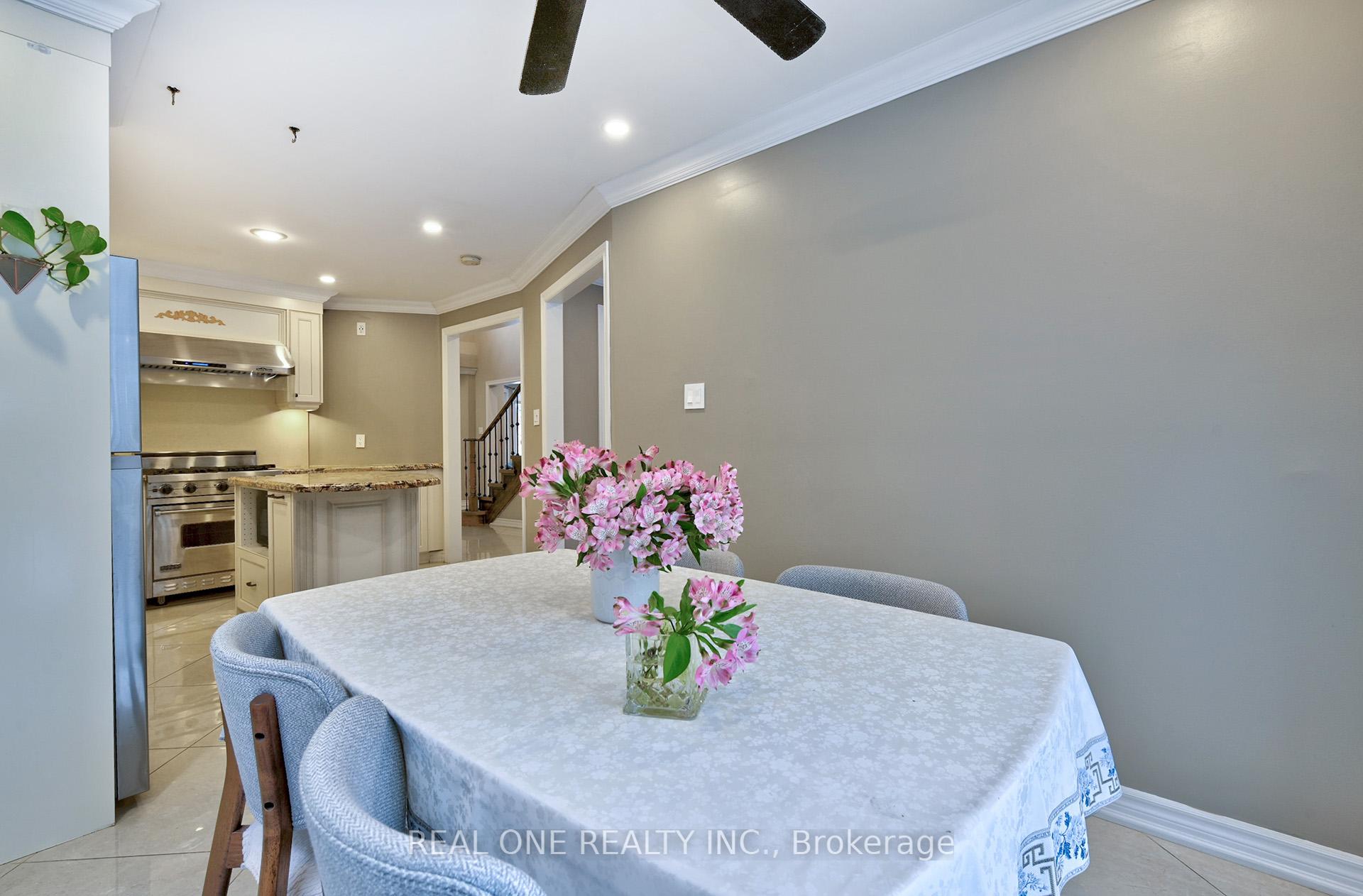 Photo 15 of 90 Morrison Crescent, Markham, Buttonville — HOMEH