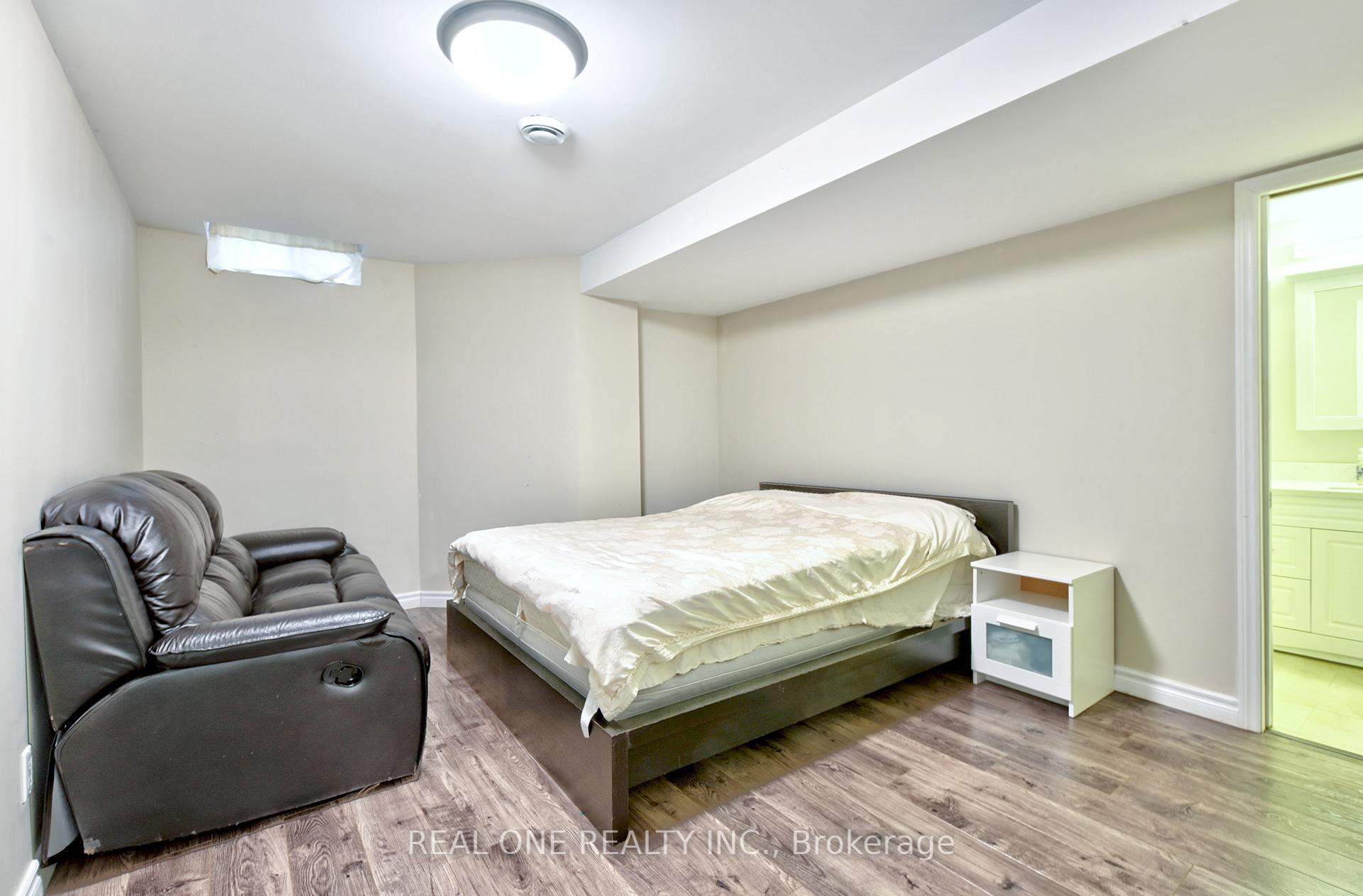 Photo 38 of 90 Morrison Crescent, Markham, Buttonville — HOMEH