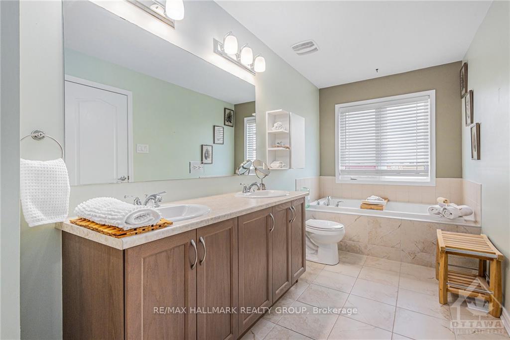 Photo 2 of 200 Don Brown, Ottawa, Kanata - Emerald Meadows/Trailwest — HOMEH